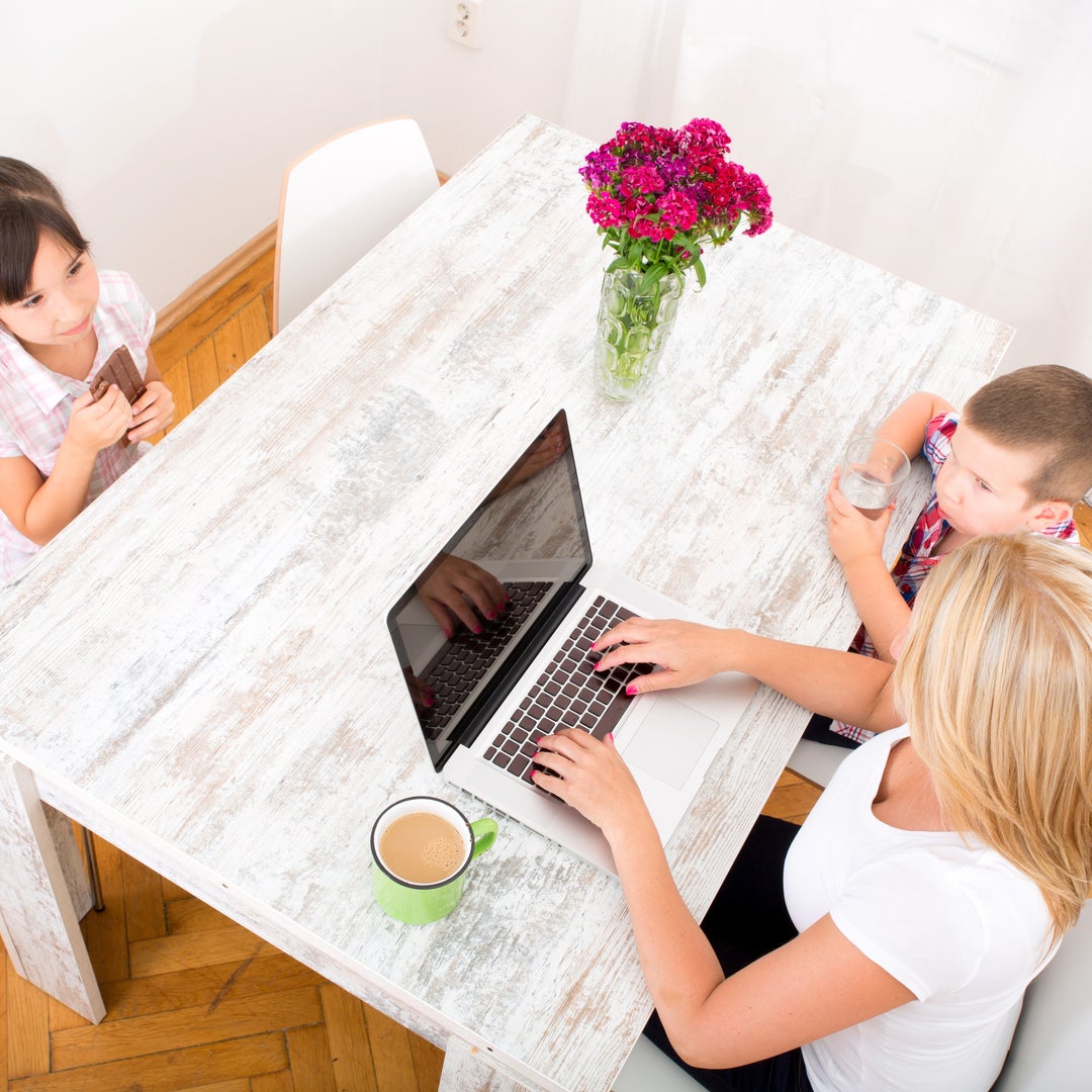 Image of Here are 7 great side hustles for moms to consider, especially if you’re a busy mom. 