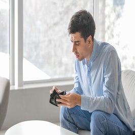 How to Spend Less Money: Try These 4 Ways