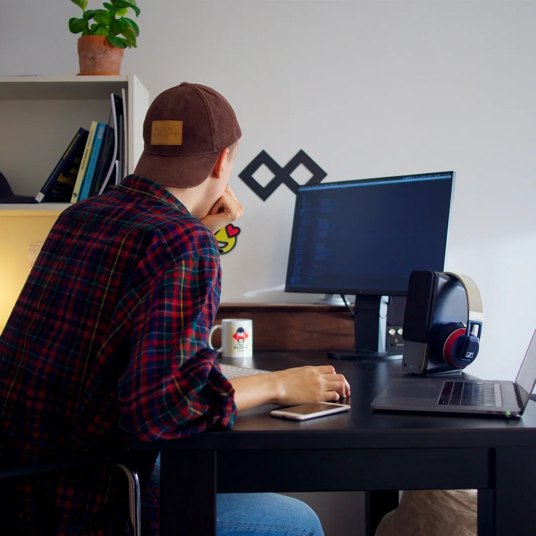 Image of Compare a Solo 401(k) vs SEP IRA vs Roth IRA to find the best retirement account for freelancers, plus contribution limits and who each fits.
