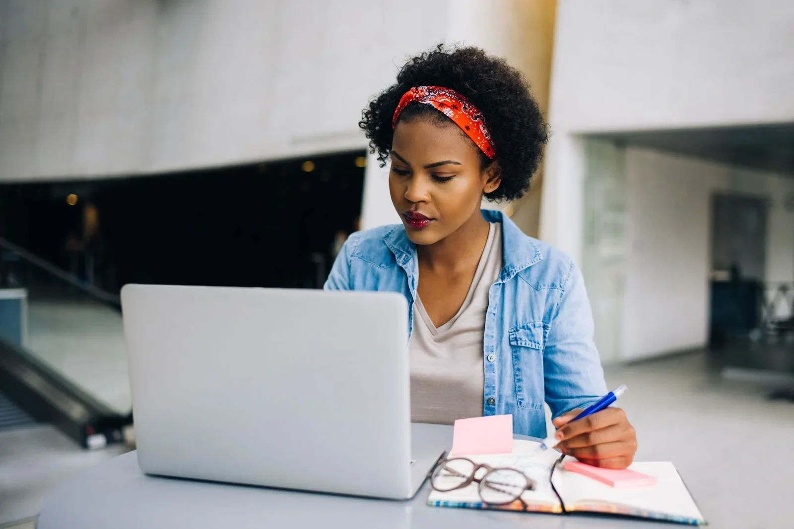 How to Pay Off Student Loans Fast: 7 Ways to Try | Acorns